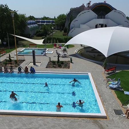 Hoforras Hotel Gyula Eksteriør bilde