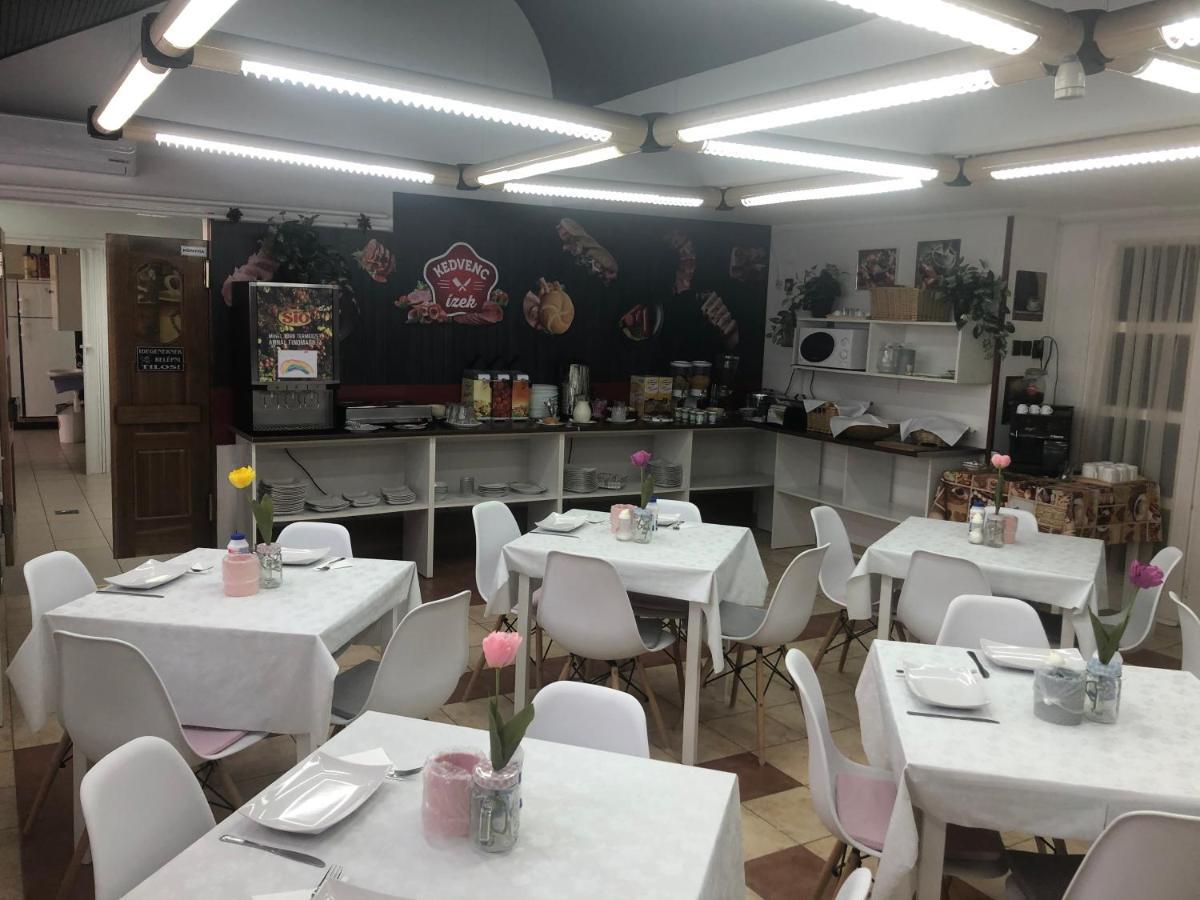 Hoforras Hotel Gyula Eksteriør bilde