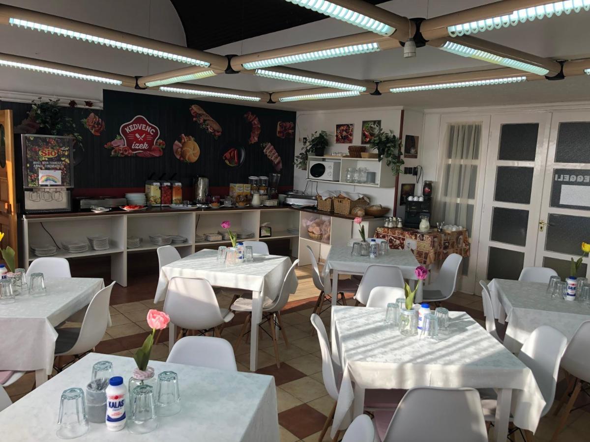 Hoforras Hotel Gyula Eksteriør bilde