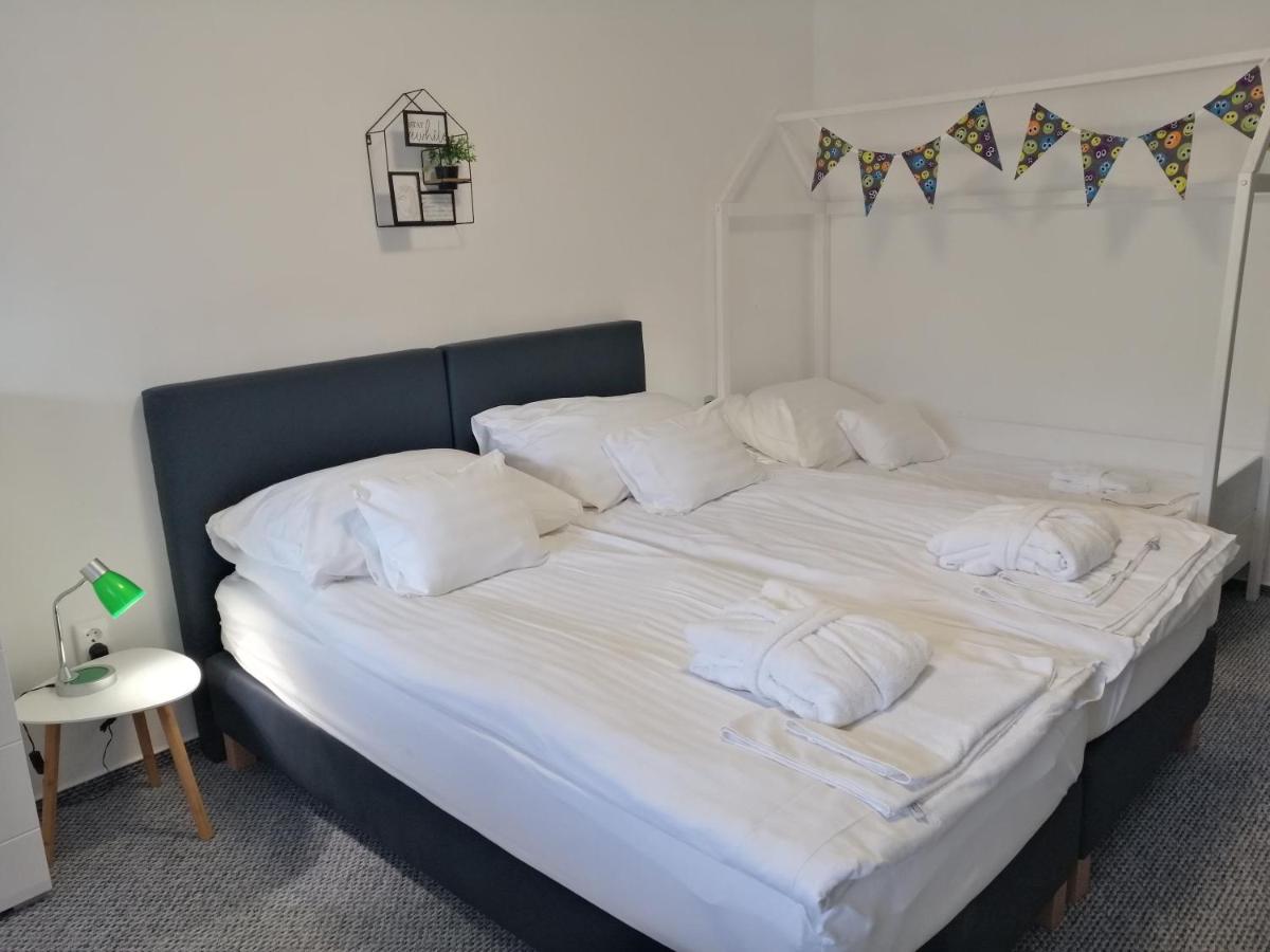 Hoforras Hotel Gyula Eksteriør bilde