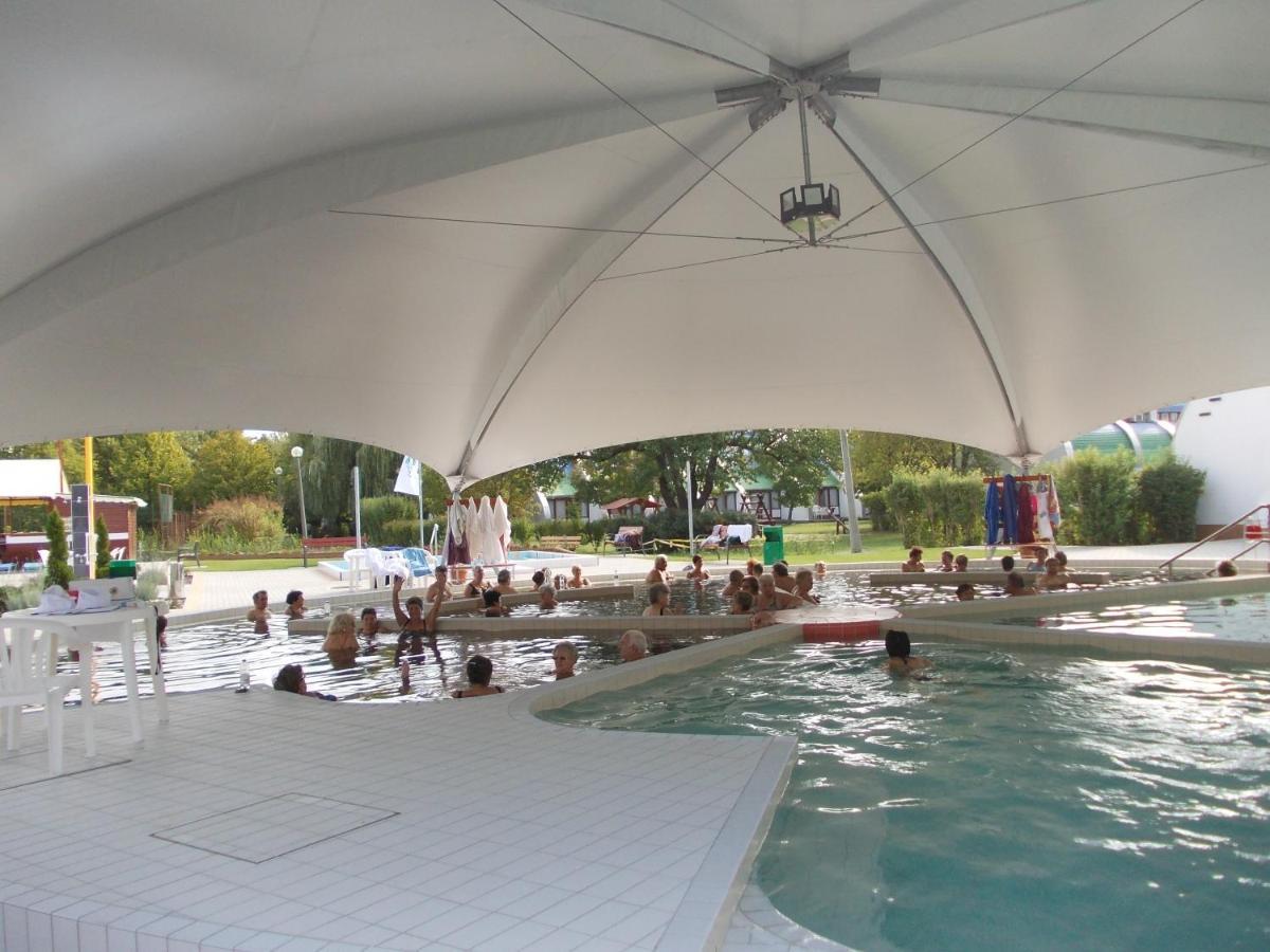 Hoforras Hotel Gyula Eksteriør bilde