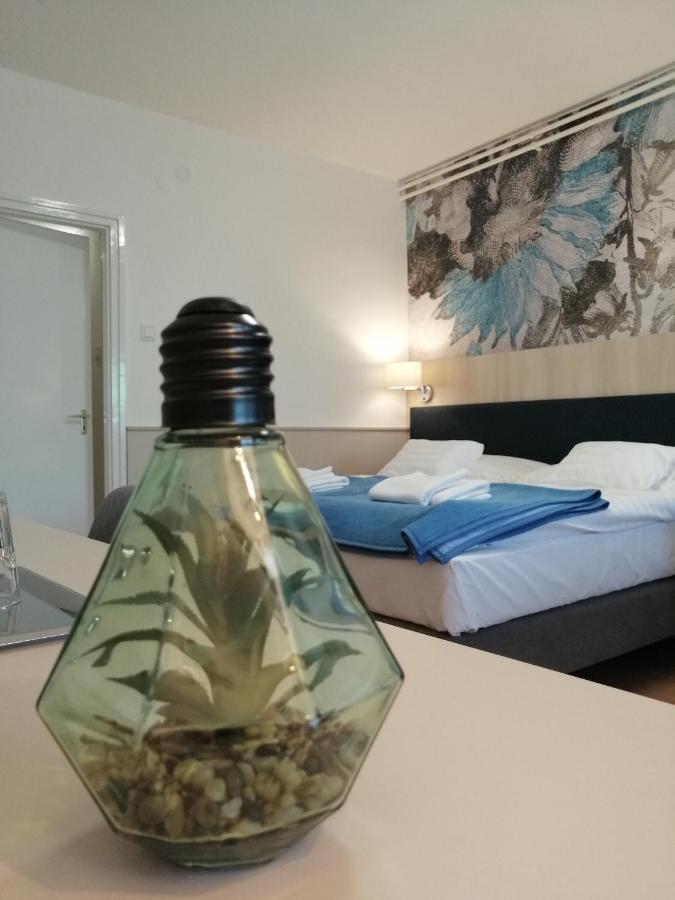 Hoforras Hotel Gyula Eksteriør bilde