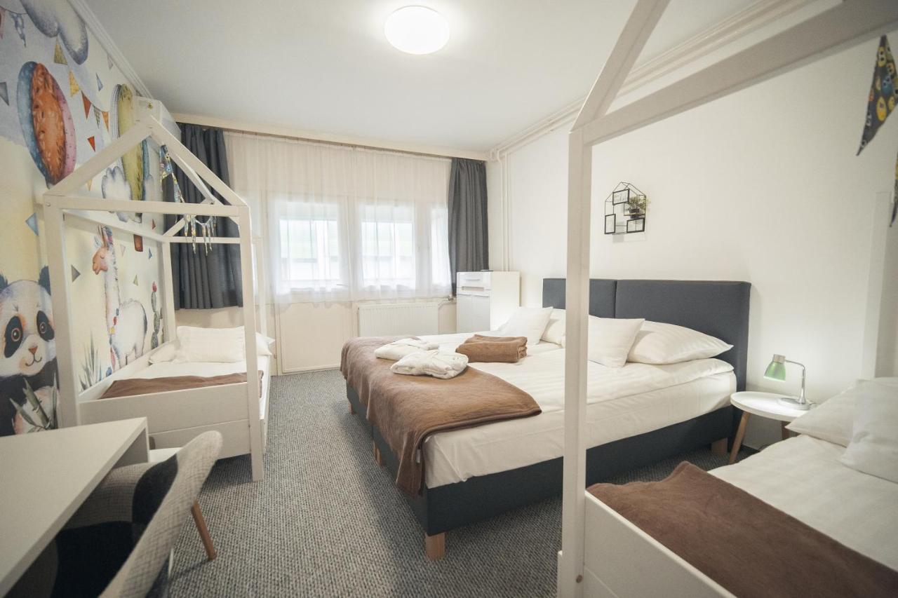 Hoforras Hotel Gyula Eksteriør bilde