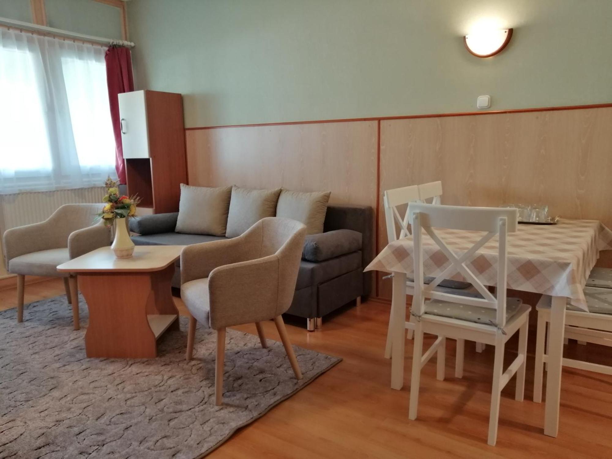 Hoforras Hotel Gyula Eksteriør bilde
