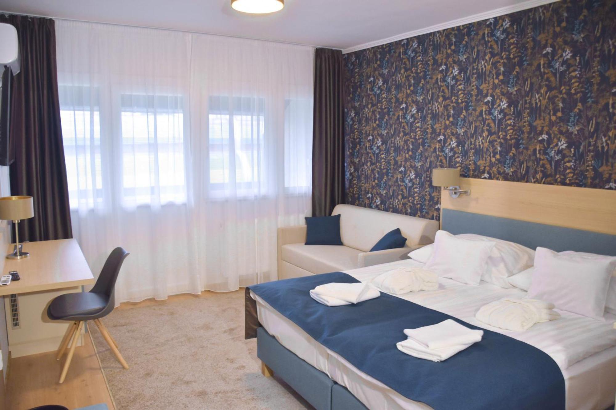 Hoforras Hotel Gyula Eksteriør bilde